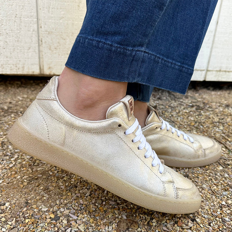 スニーカー Golden  SNEAKER (GWF00129F000334 10100) Moma Metallic-Sheen Gold Leather Sneakers – Robindira Unsworth